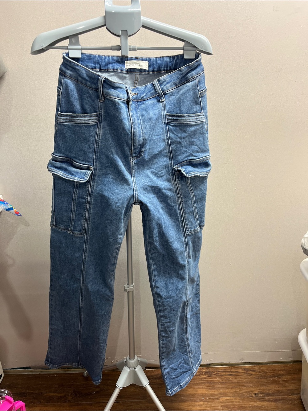 Women Straight Cargo Jeans in Medium Blue